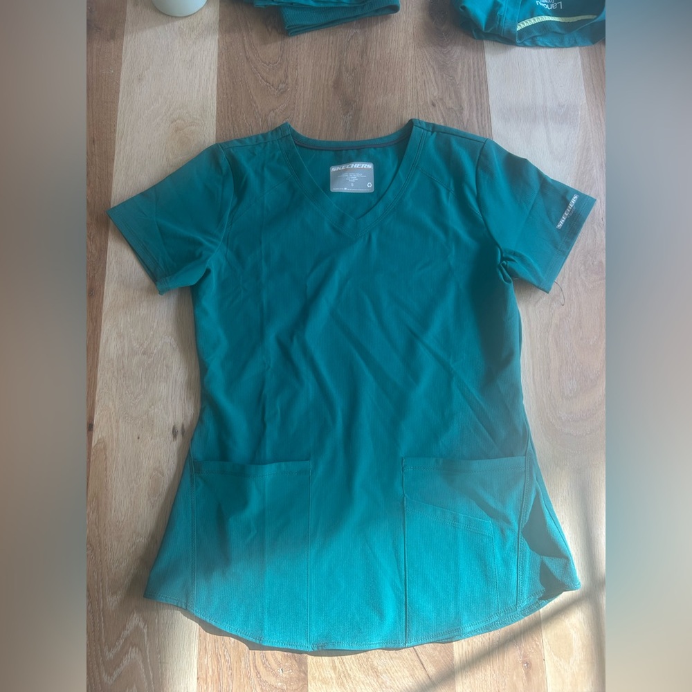 Sketchers Hunter Green Scrub Top